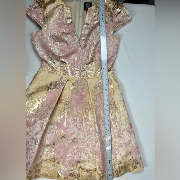 Vince Camuto Women's Jacquard Cap Sleeve Fit and Flare Pink and Gold Size 6 - Picture 13 of 15